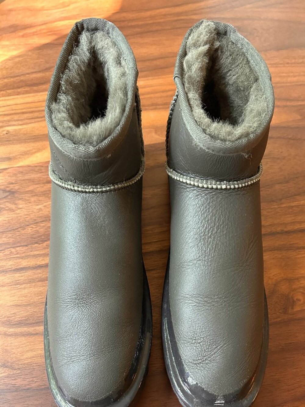EMU Australia Stinger Micro Dipped Sheepskin Boots Dark Olive